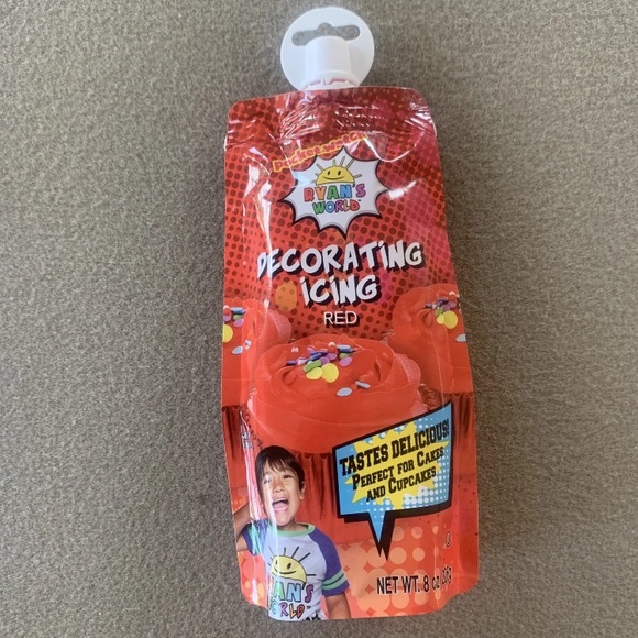 Lot of 3 Ryan's World Decorating Icing Tips plus 3 Frosting Yellow Blue Red - Picture 8 of 9